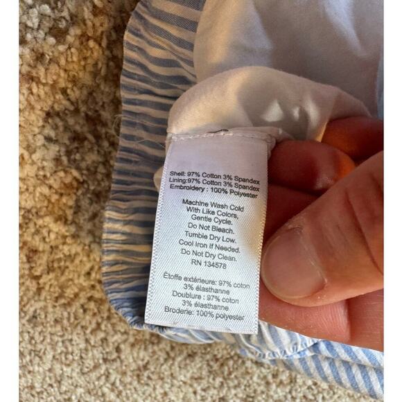 Vineyard Vines Cute embroidered dressy shorts, Size Large; Elastic Waist - Picture 9 of 11